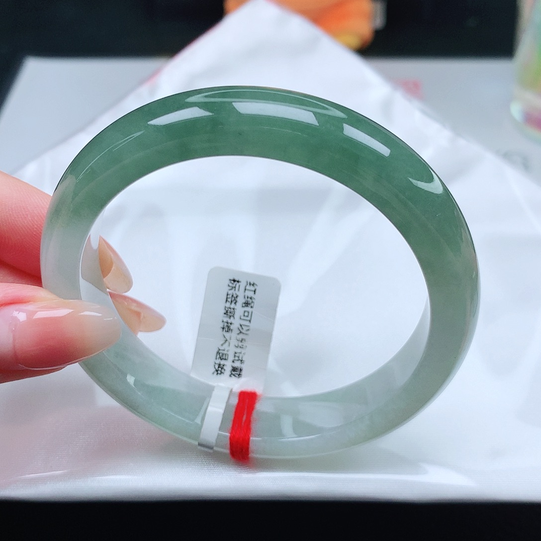 翡翠手镯未镶嵌半山水7