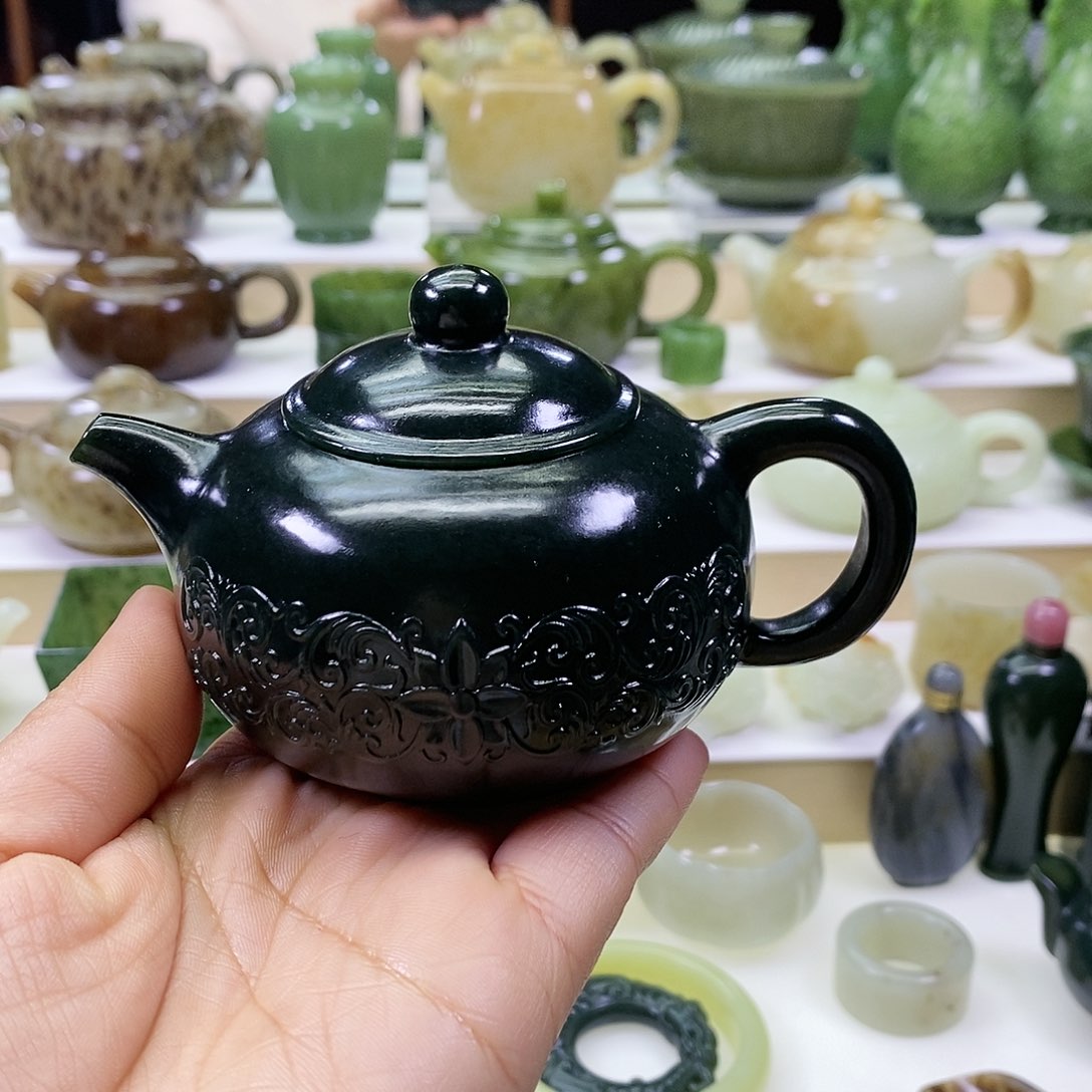 和田玉茶壶未镶嵌天**间