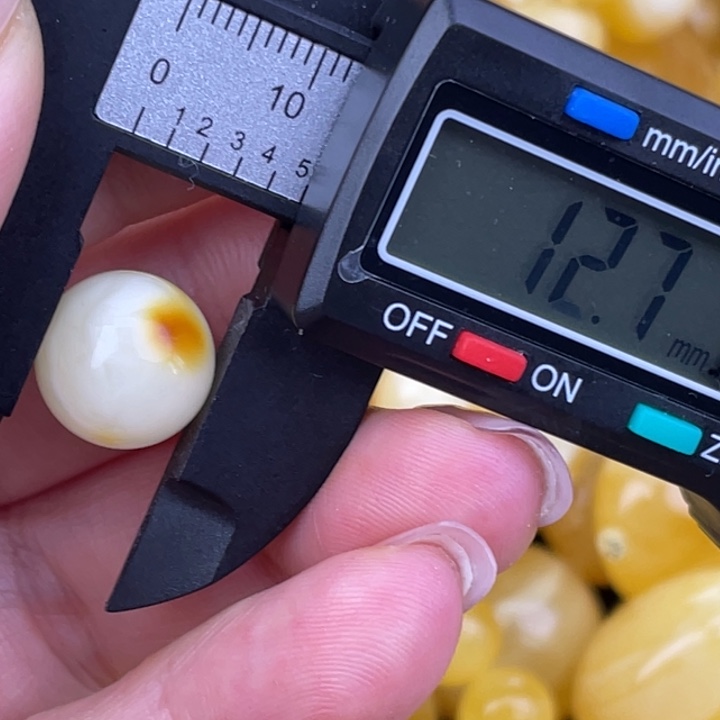 蜜蜡未镶嵌裸石162