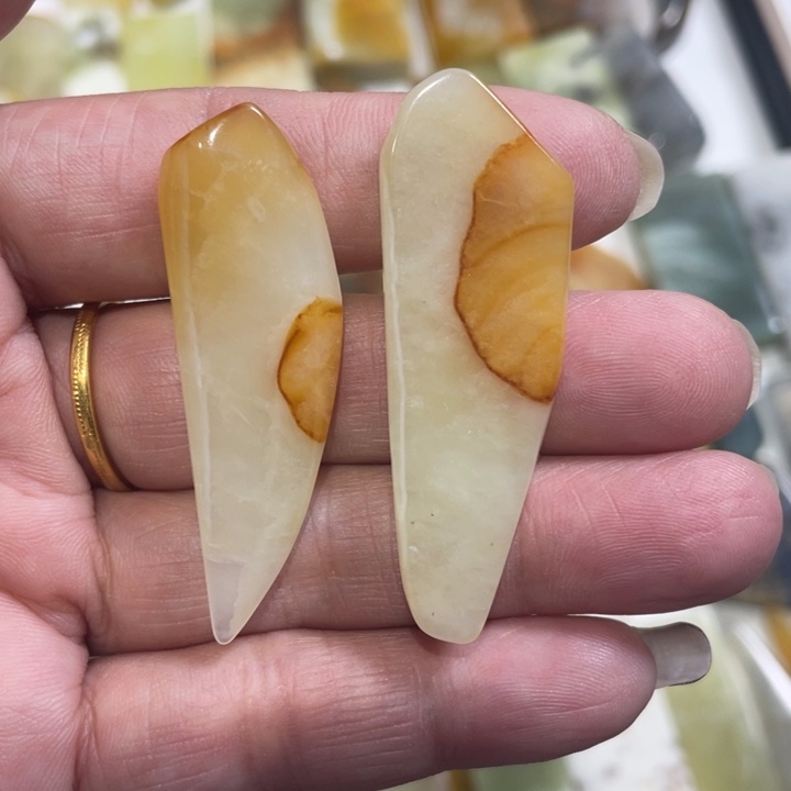 蛇纹石玉未镶嵌天然花玉平安无事牌