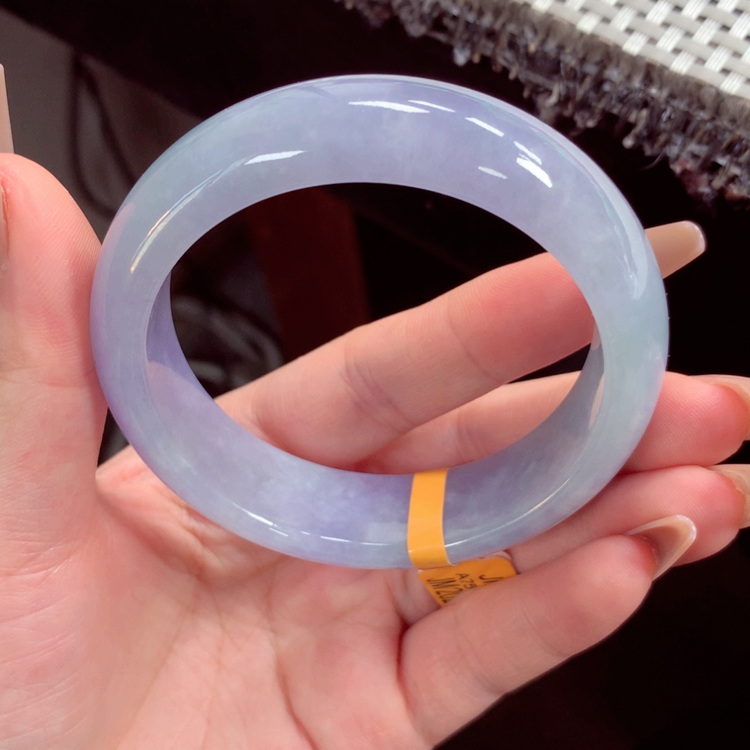 翡翠手镯未镶嵌缅甸
