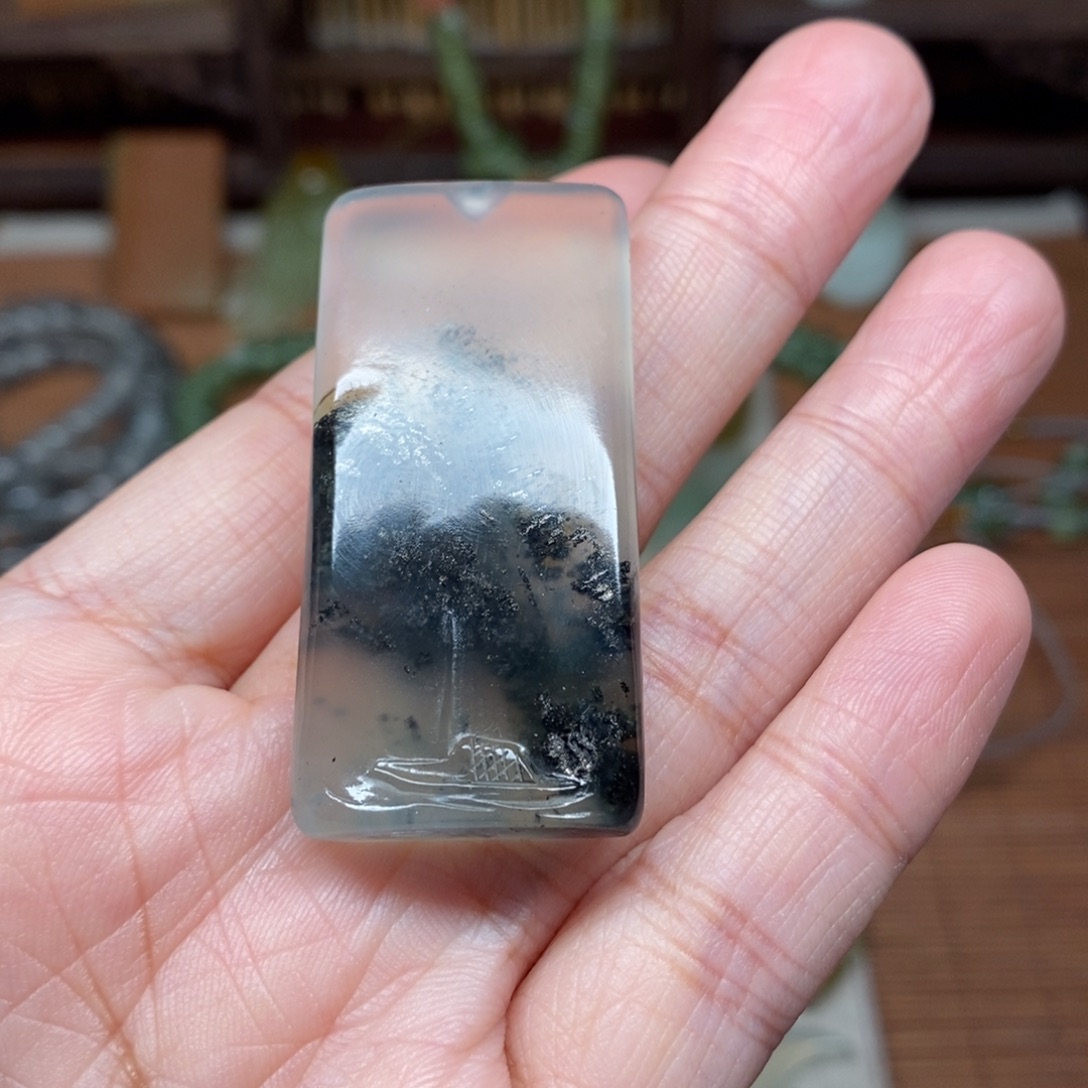 用***o蛇纹石玉未镶嵌摆件