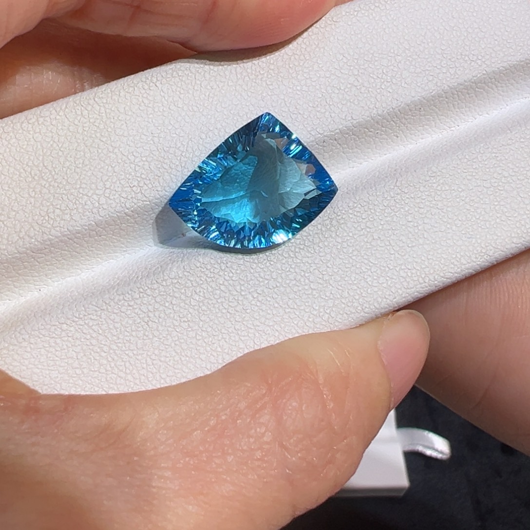 托帕石裸石10.5ct