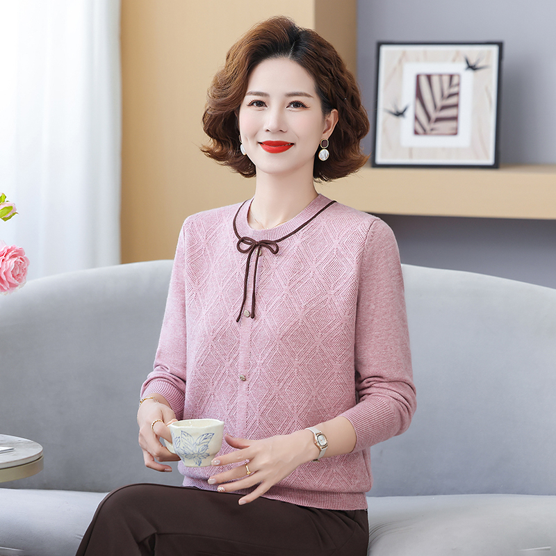新款针织衫气质长袖洋气妈妈装秋季百搭圆领中老年毛衣女士毛衫