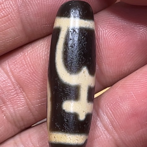 玛瑙/玉髓颈饰未镶嵌安****施