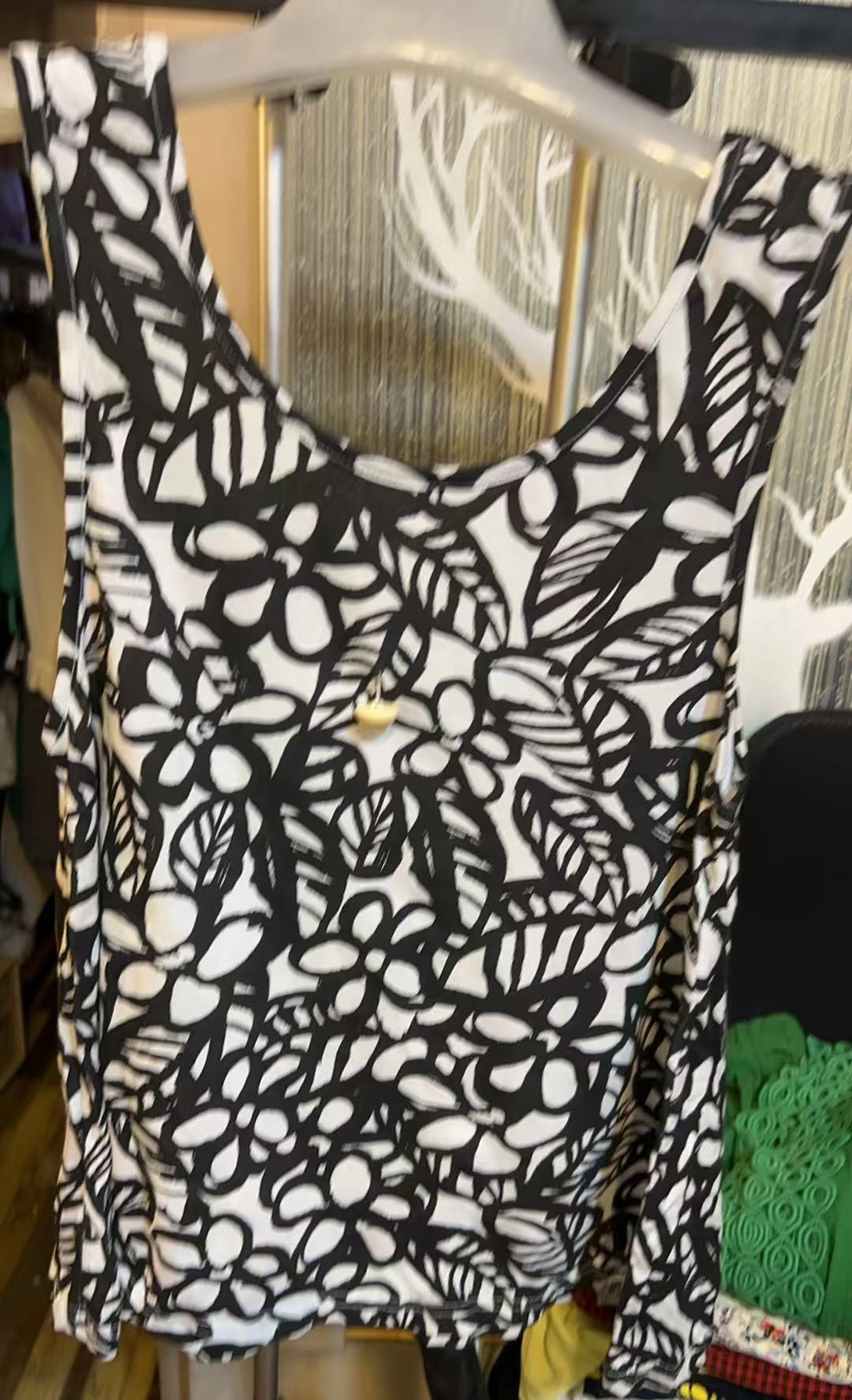 【特价不支持退换】韩版气质优雅碎花时装背心女装