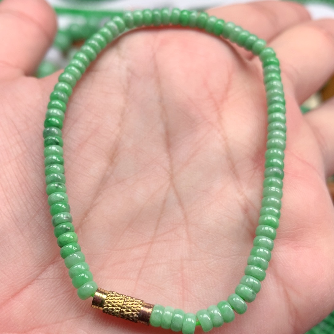 翡翠手链未镶嵌翡翠