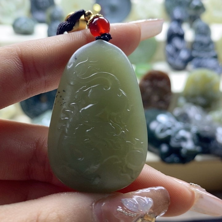 和田玉颈饰未镶嵌