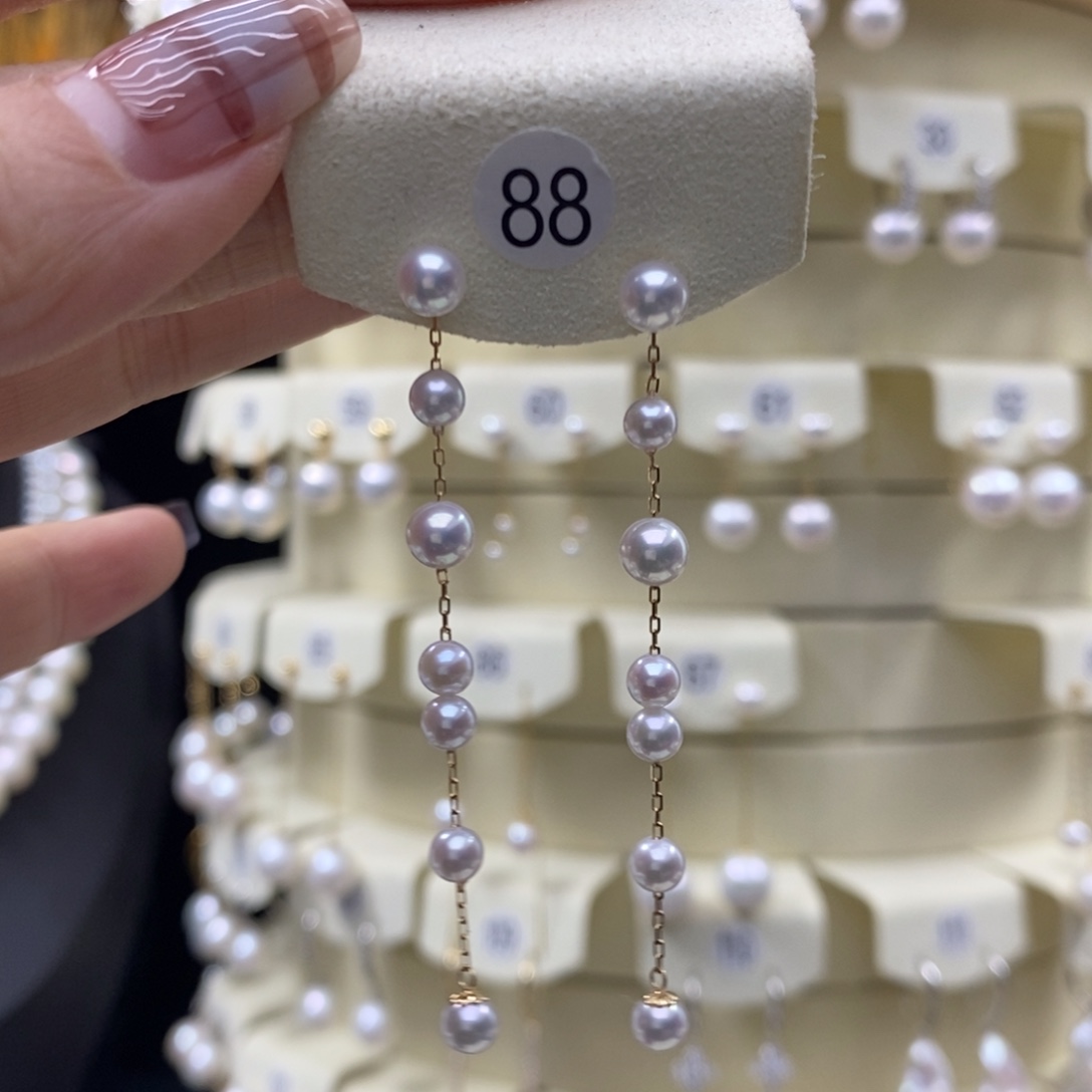 淡水珍珠18K金镶嵌耳饰