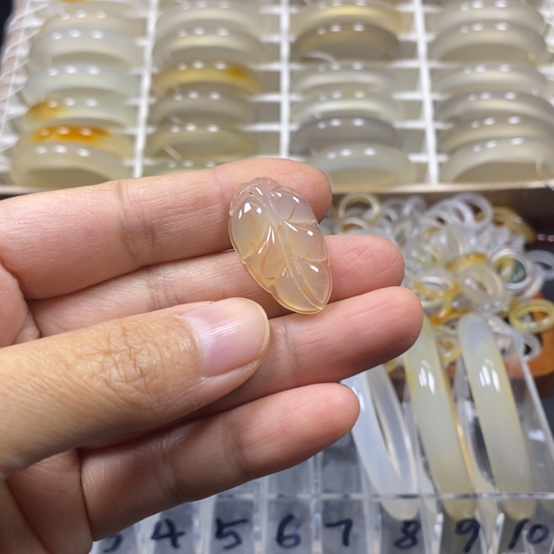 玛瑙/玉髓未镶嵌手镯