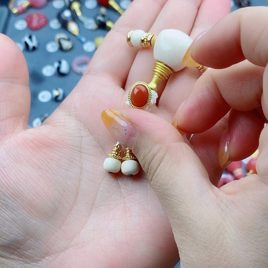 上***怪玛瑙/玉髓未镶嵌饰品