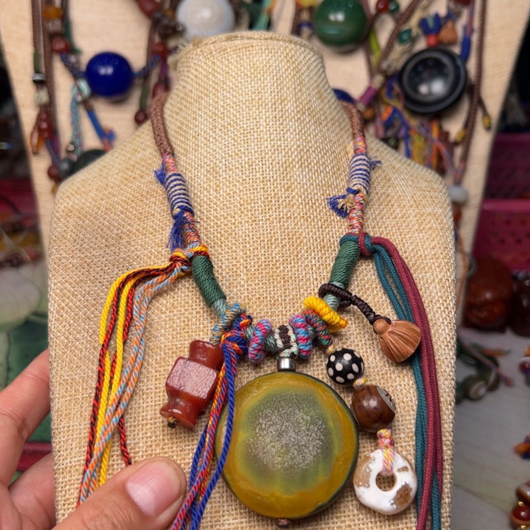 玛瑙/玉髓颈饰未镶嵌