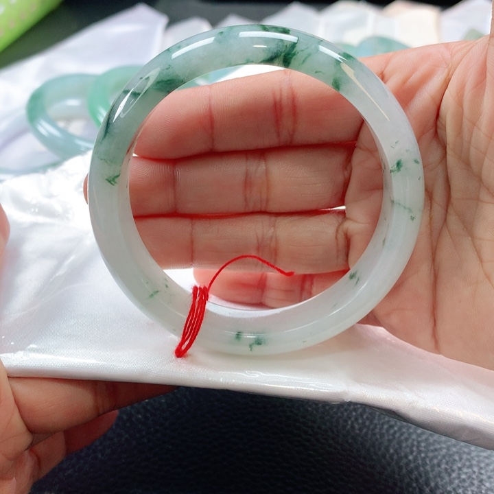 翡翠手镯未镶嵌58585858