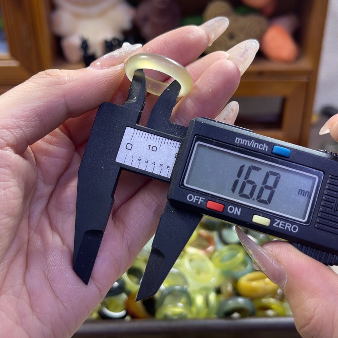 蛇纹石玉未镶嵌手镯111