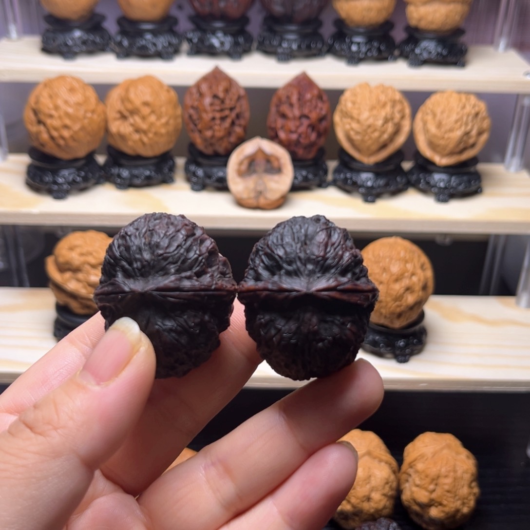 文玩核桃吊坠17w七彩元宝41尺