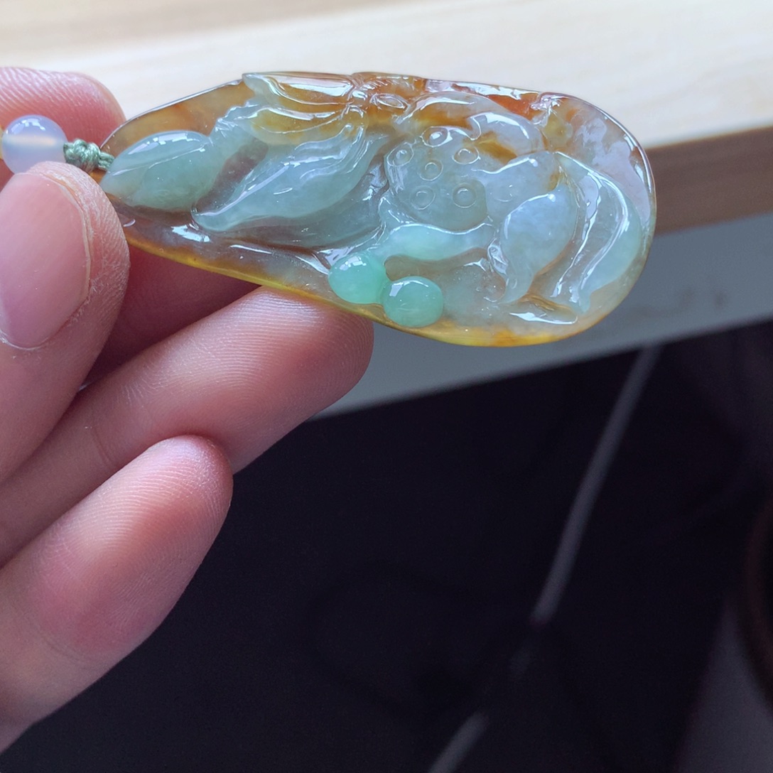 翡翠颈饰未镶嵌吊坠