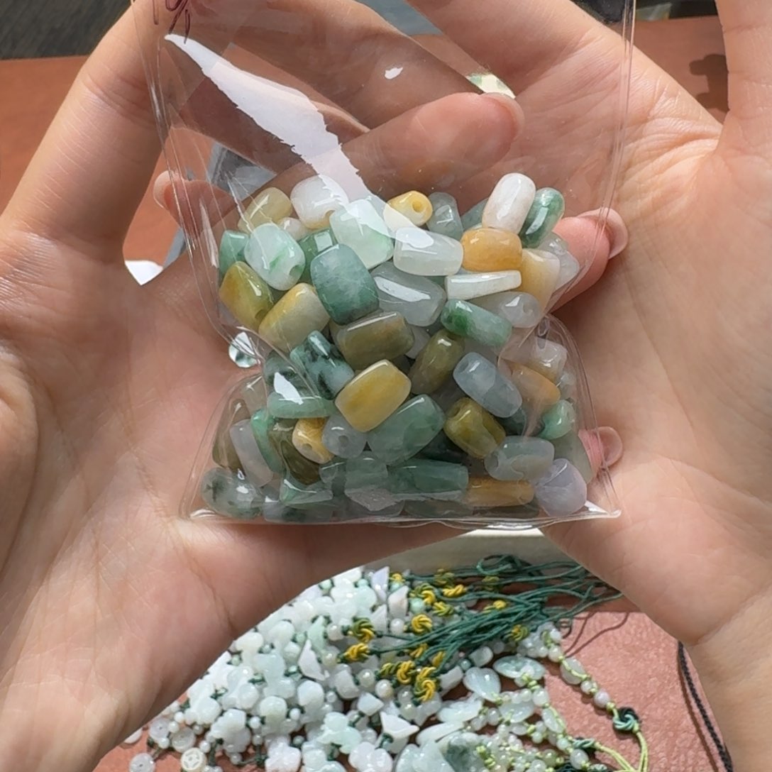 未镶嵌挂件翡翠福利1个，不包邮，拍邮费发货