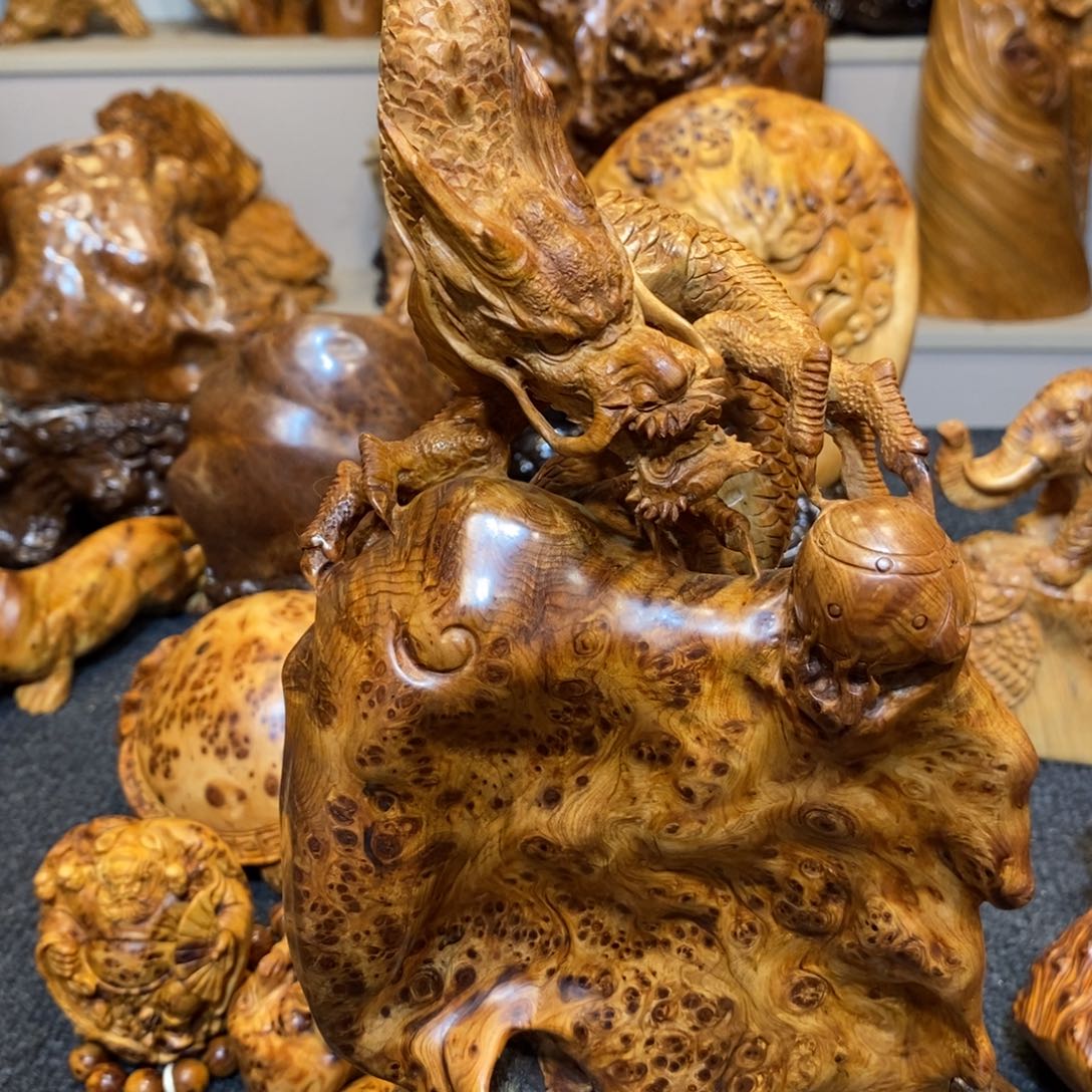 柏木（崖柏）精品陈化黑金瘤龙摆件
