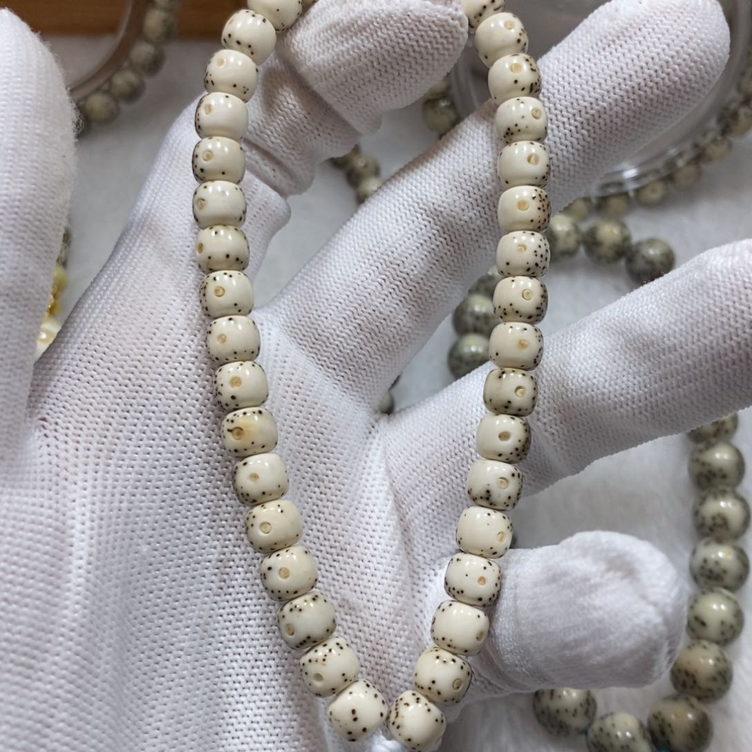 星月菩提手串骨瓷白76