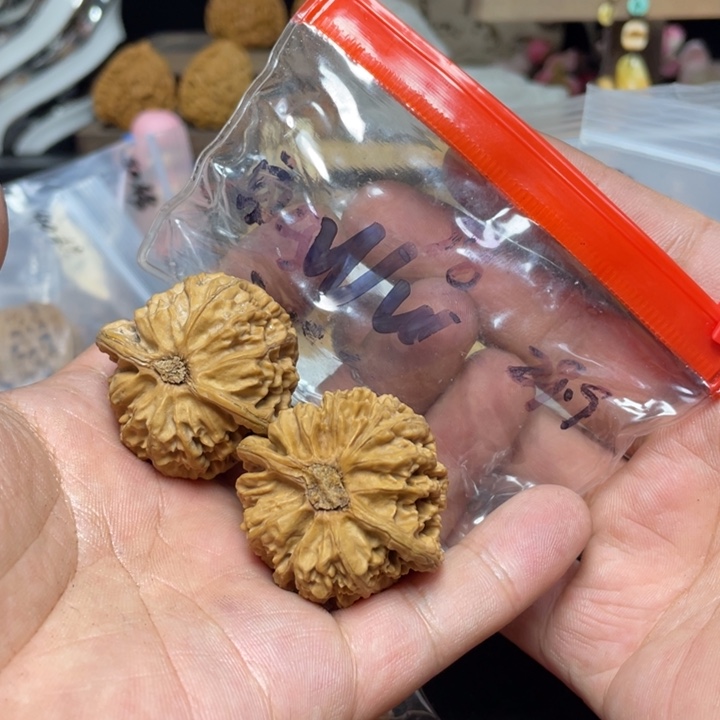 文玩核桃把件w*.宫灯