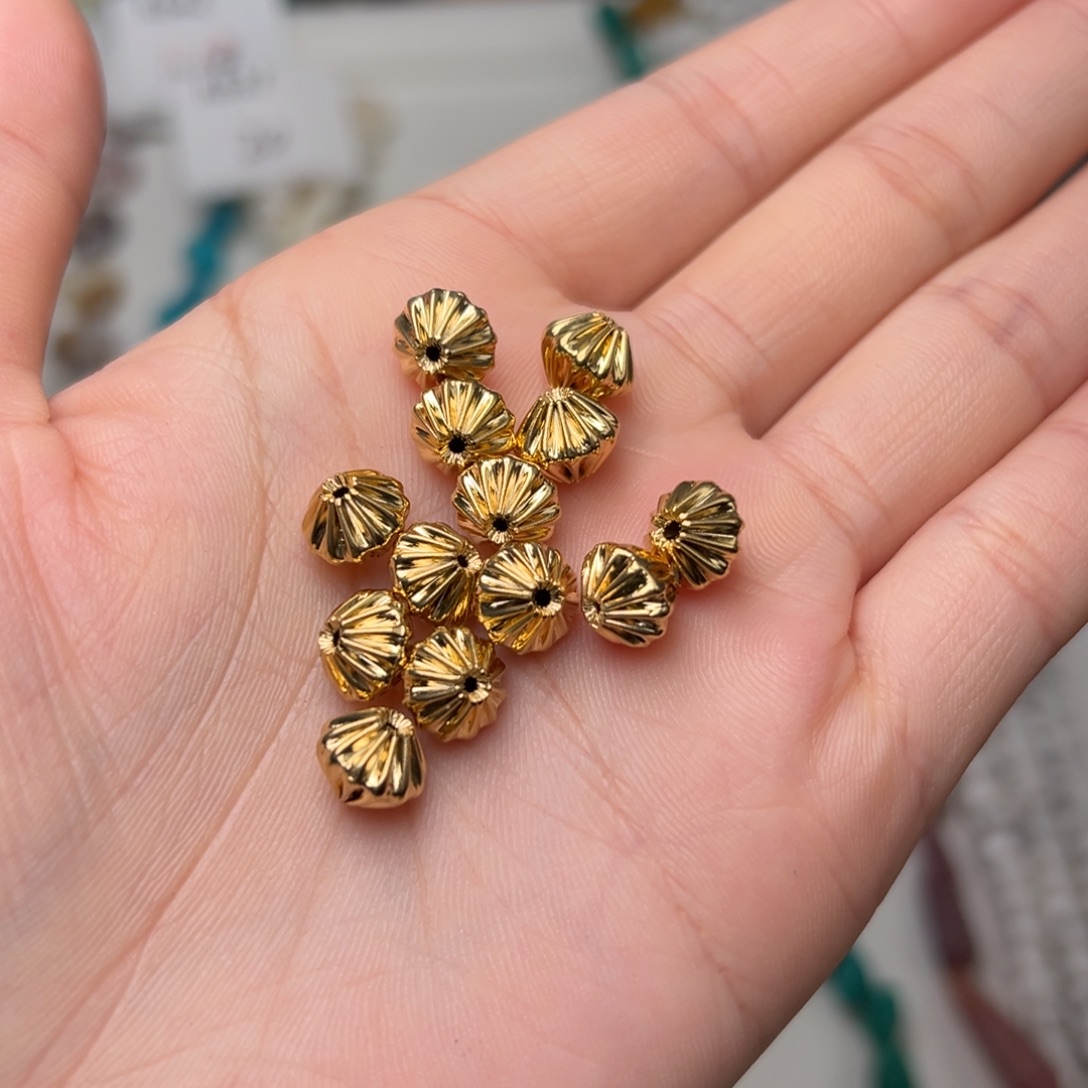 玛瑙/玉髓合金珠宝半成品K646。8.5mm金色高保色褶皱隔珠三个