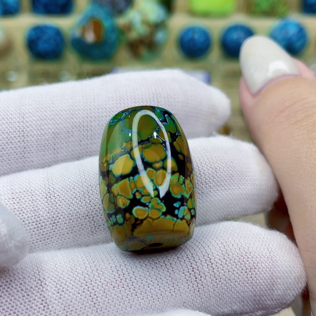 未镶嵌绿松石颈饰