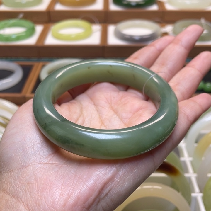 和田玉手镯未镶嵌58