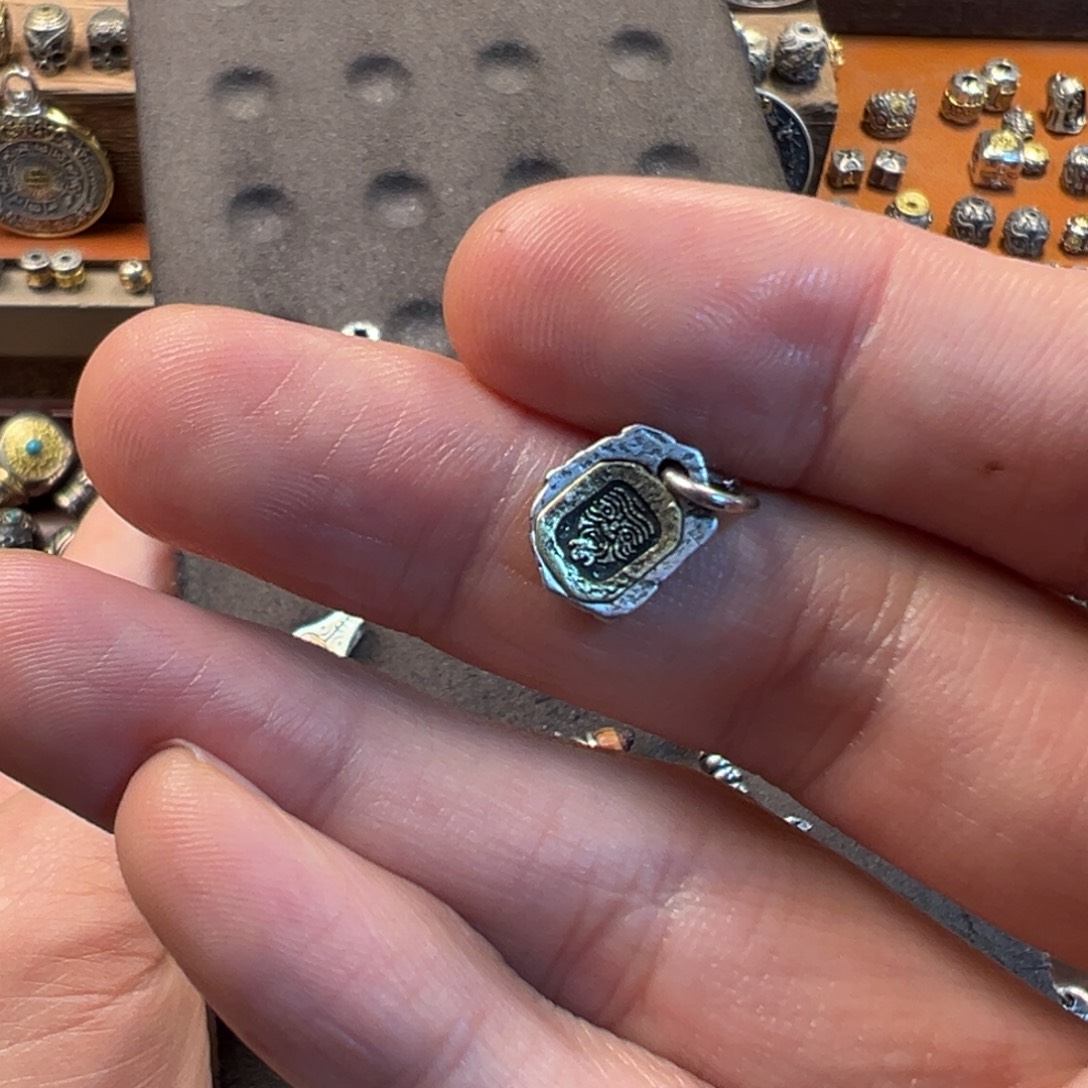 足银搭配示范白色