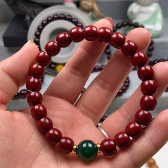 把****事猴头关的一个小镇上