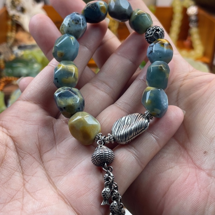 小***友蛇纹石玉未镶嵌手串