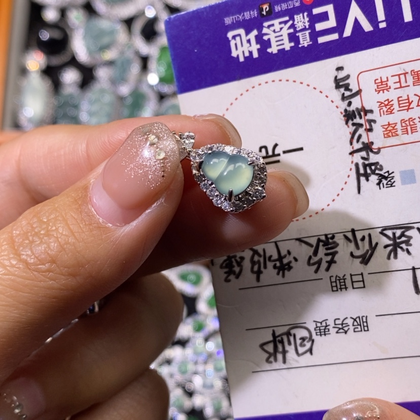 【闪购商品】翡翠颈饰未镶嵌天然