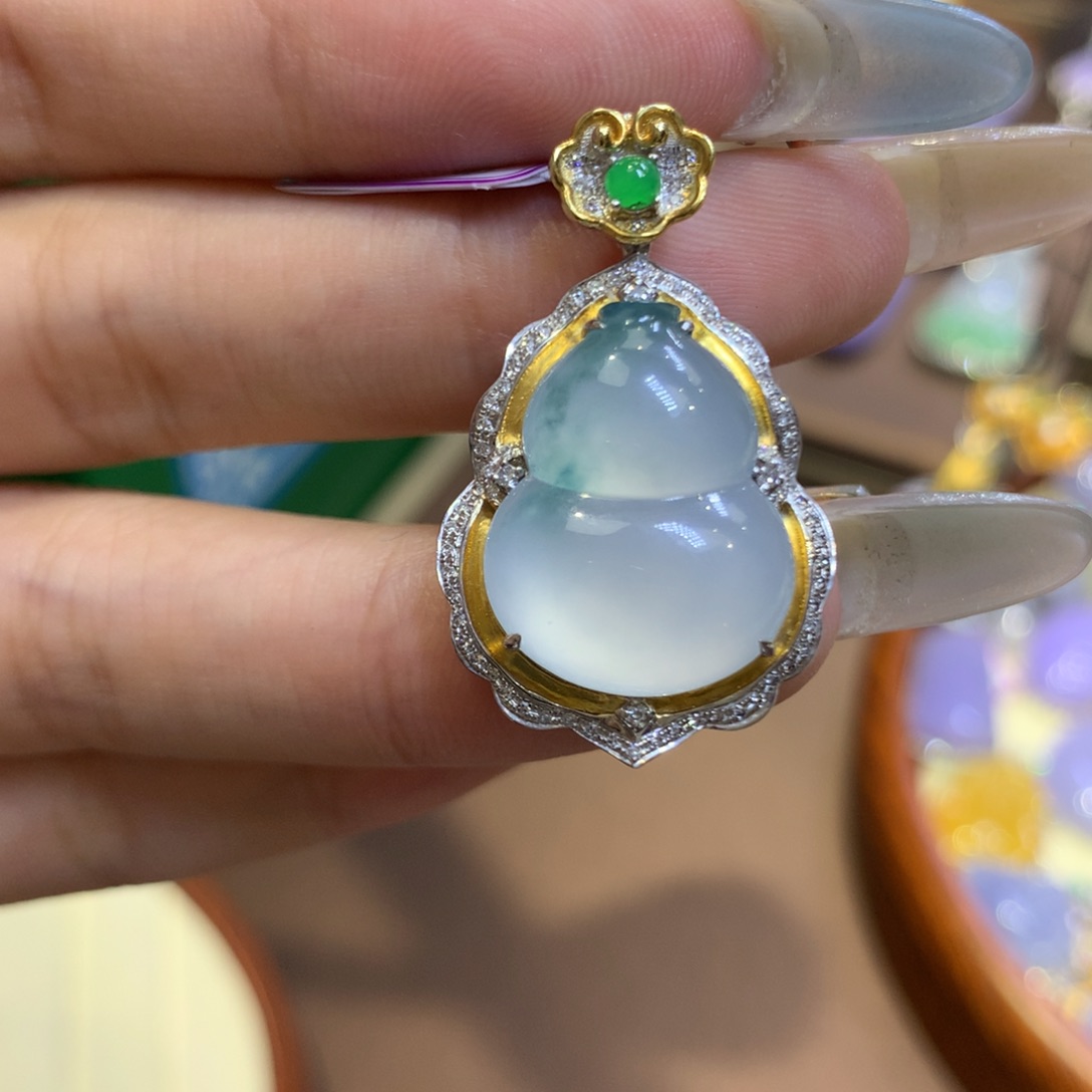 【闪购商品】翡翠18K金镶嵌颈饰翡翠