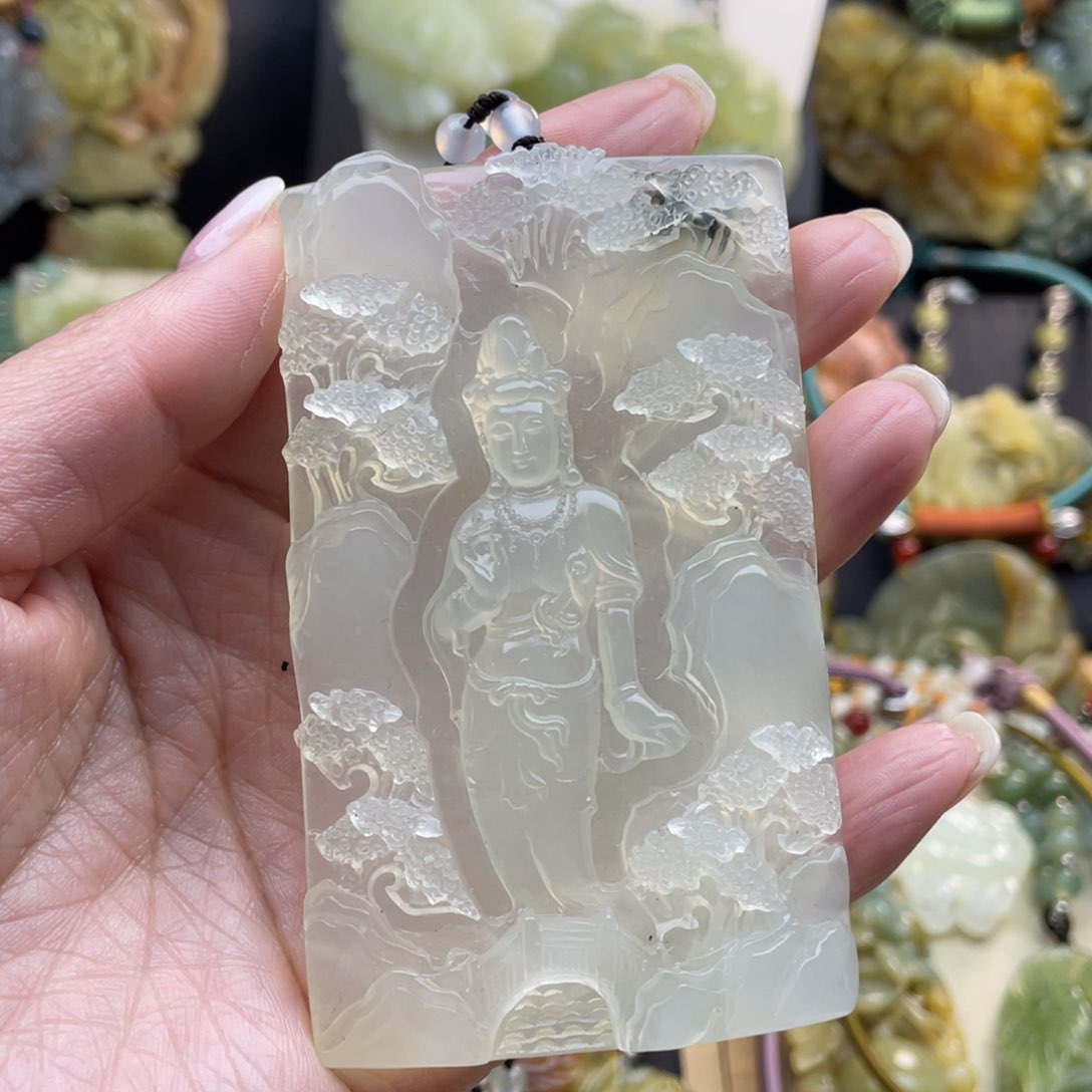 蛇纹石玉颈饰未镶嵌