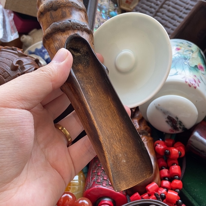 瓷片哈哈哈哈哈哈姐姐斤斤计较