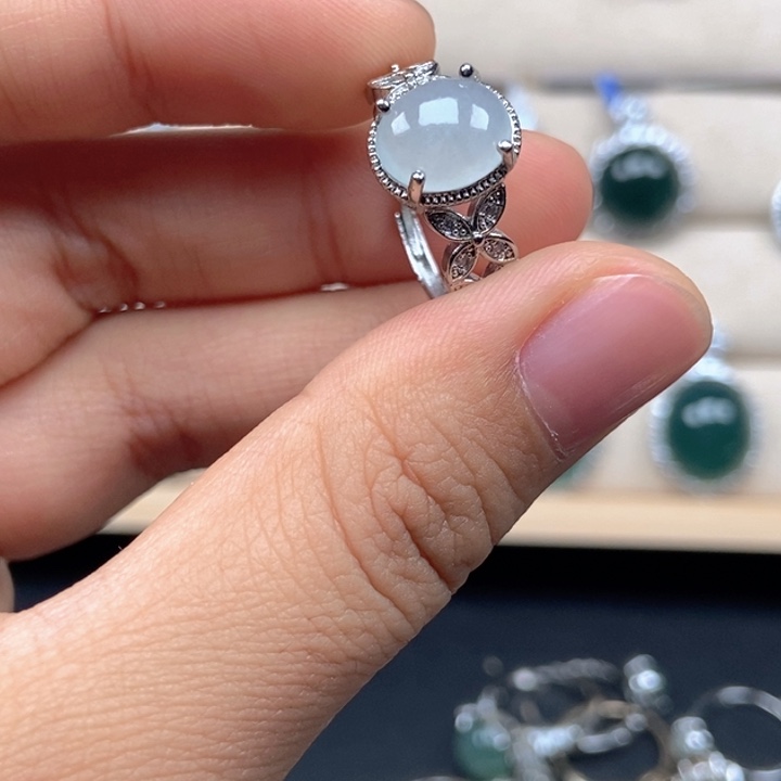 翡翠未镶嵌戒指戒指