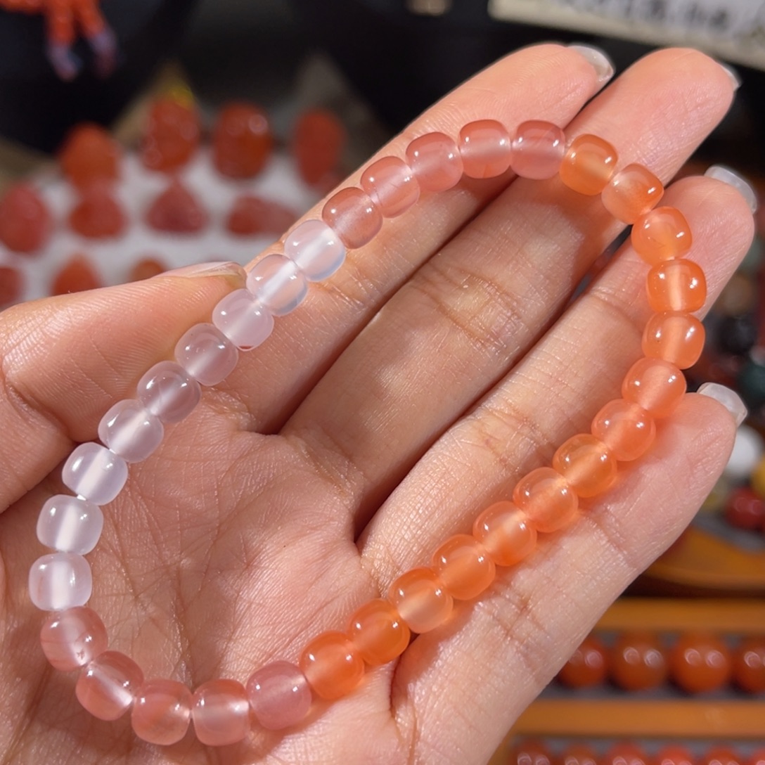 南红玛瑙未镶嵌渐变老型手串6.5mm 不退换