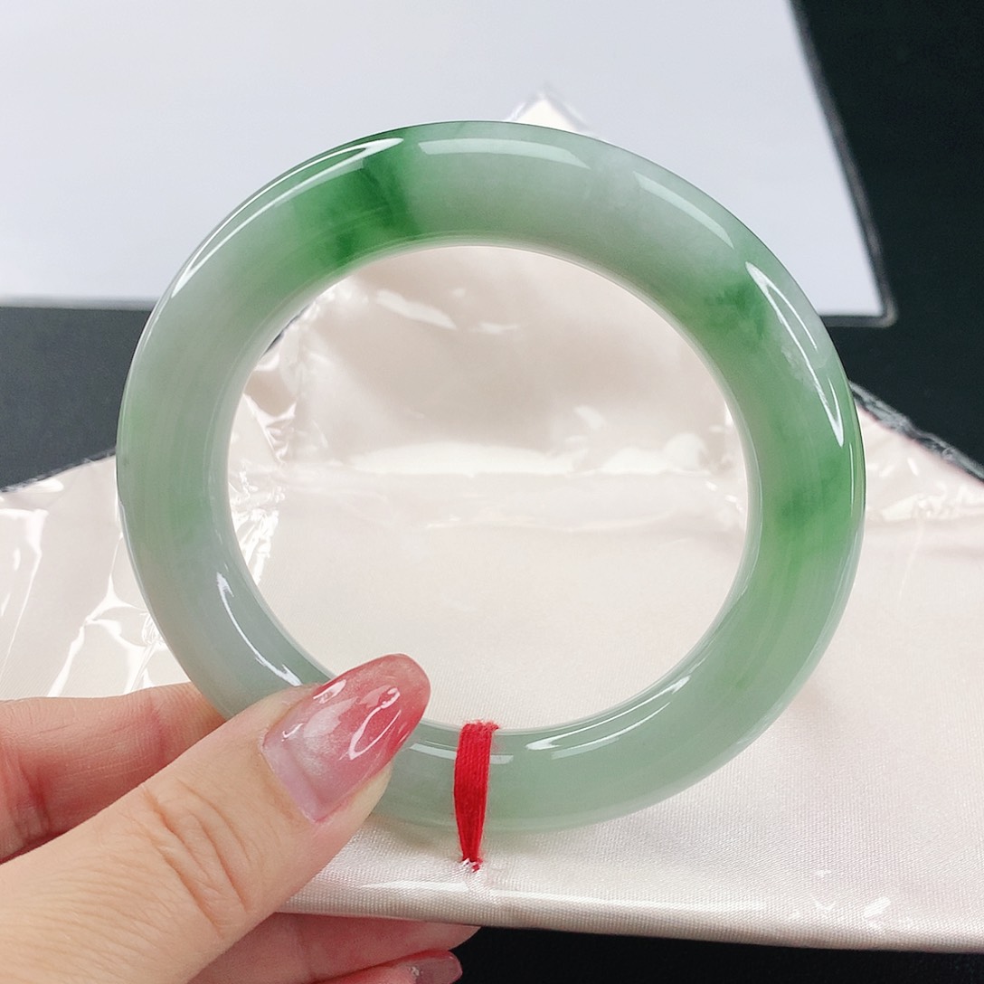 翡翠手镯未镶嵌翡翠047