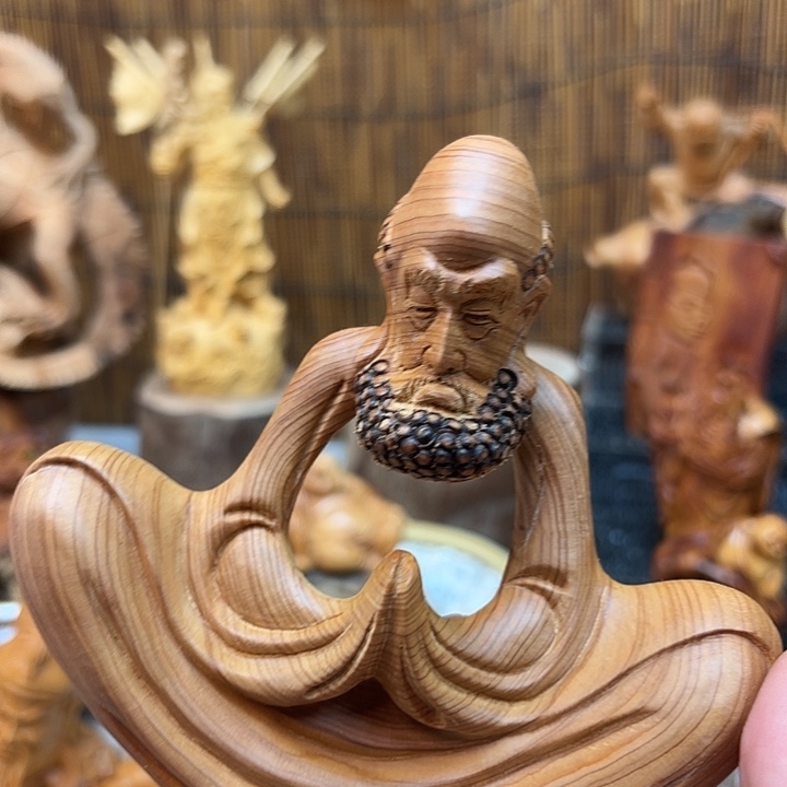 雲***軒柏木手把件的设计和制作