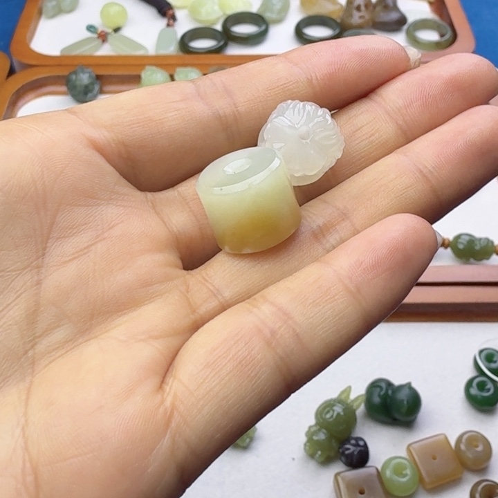 1***3和田玉未镶嵌挂件