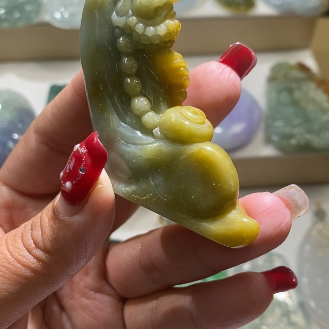 【闪购商品】翡翠颈饰未镶嵌达摩