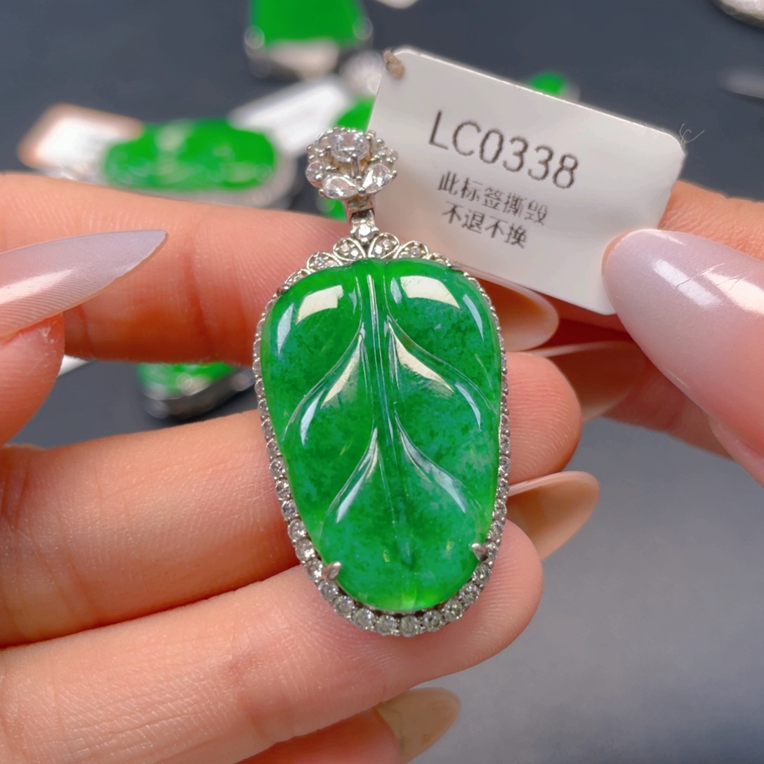 【闪购商品】颈饰银S925镶嵌翡翠翡翠