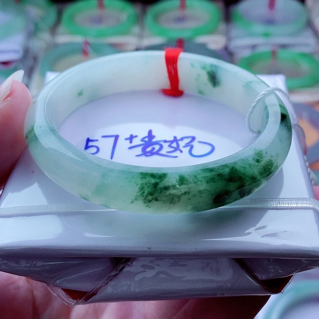 0194编57冰胶润莹光感足天然缅甸翡翠A货传承57.3短49.7，12.3，7.4