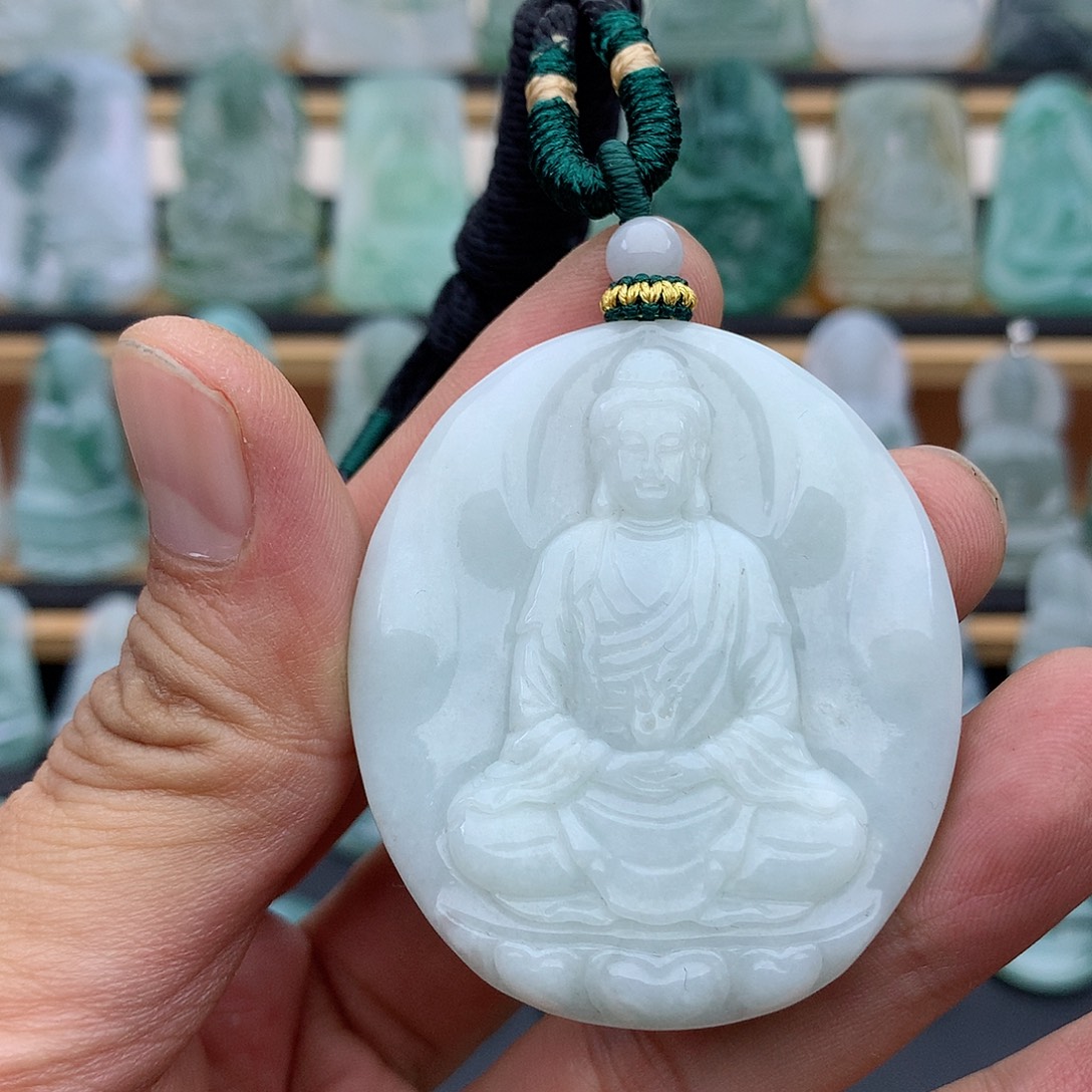 翡翠未镶嵌颈饰大日如来