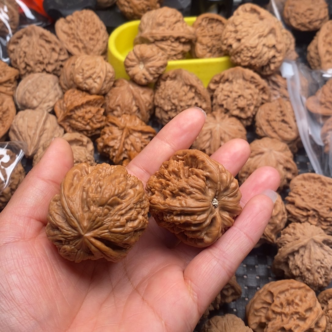 吊坠桃核有*米文玩核桃