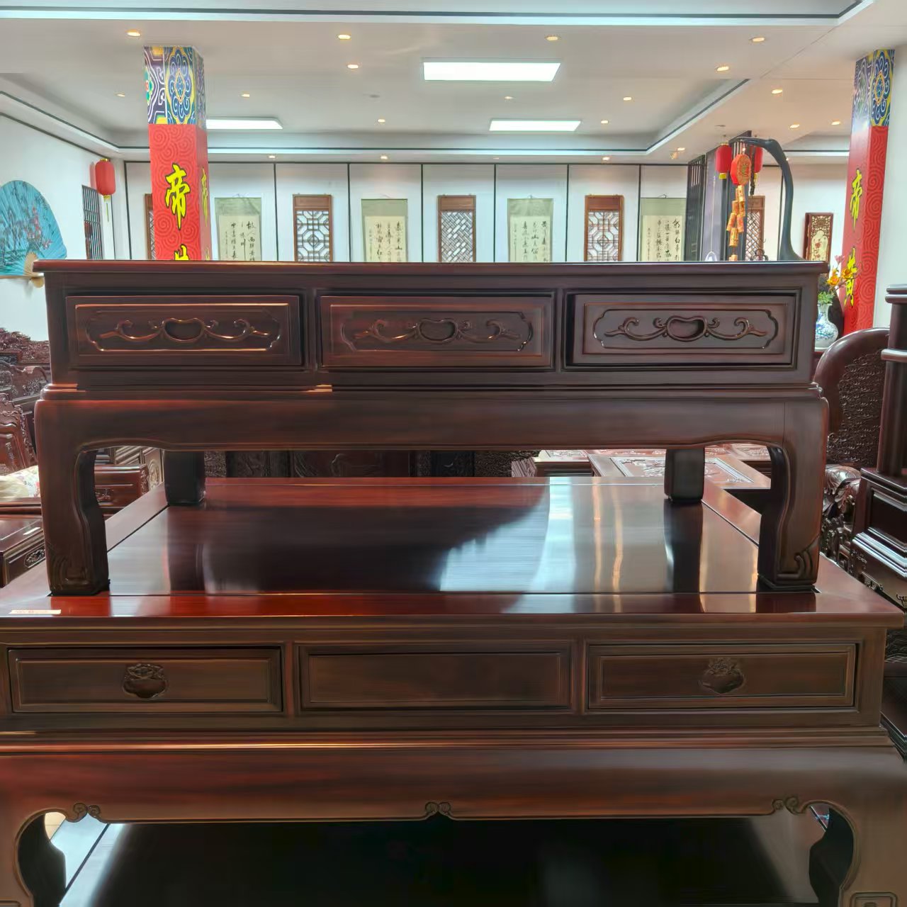 酸枝木洋花直脚三抽大平几尺寸：长120宽65高51