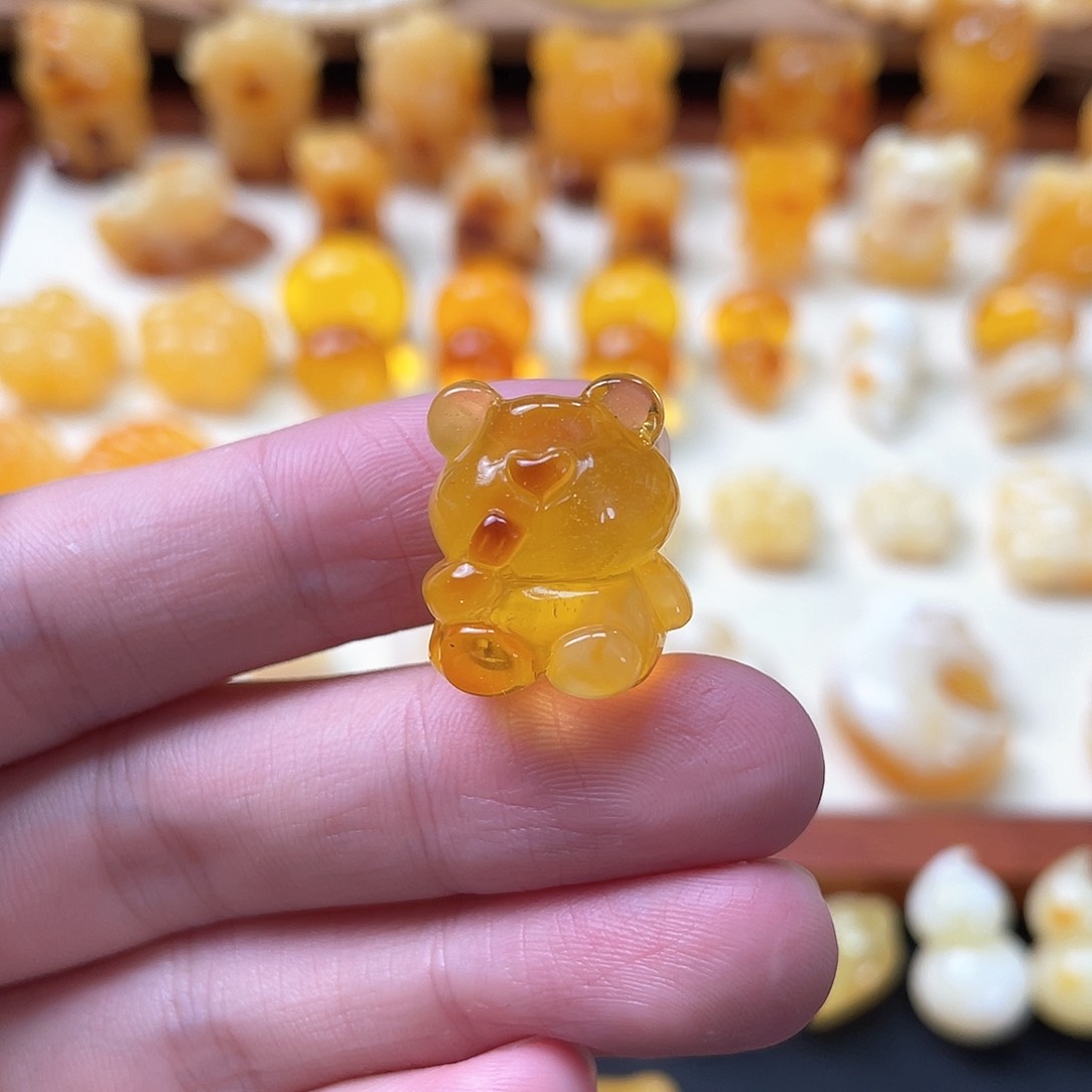 琥珀珠宝奇石未镶嵌