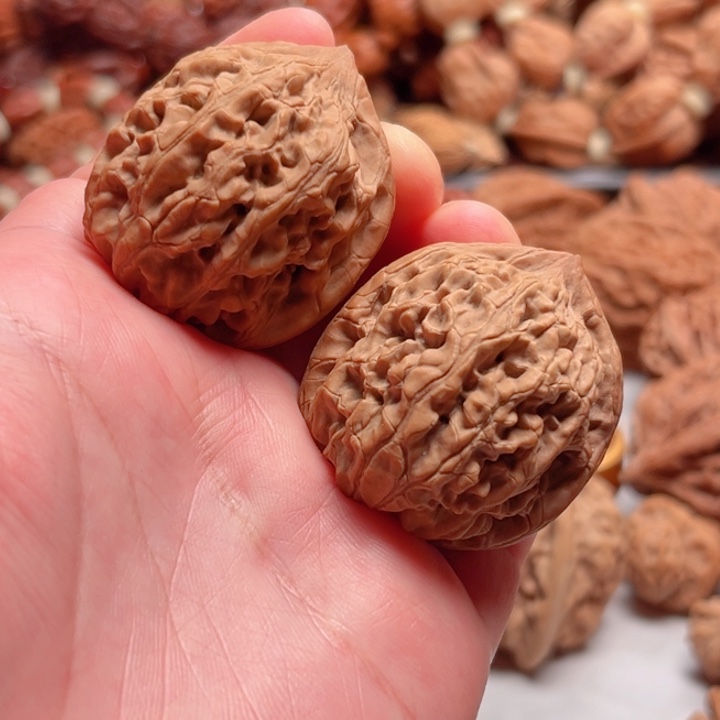 文玩核桃把件38尺寸野生太行龙纹