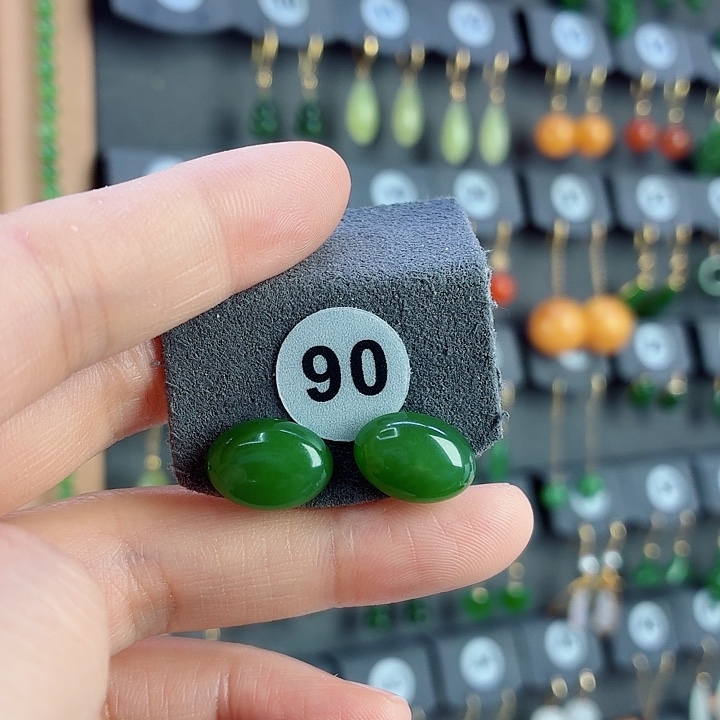 和田玉18K金镶嵌耳饰