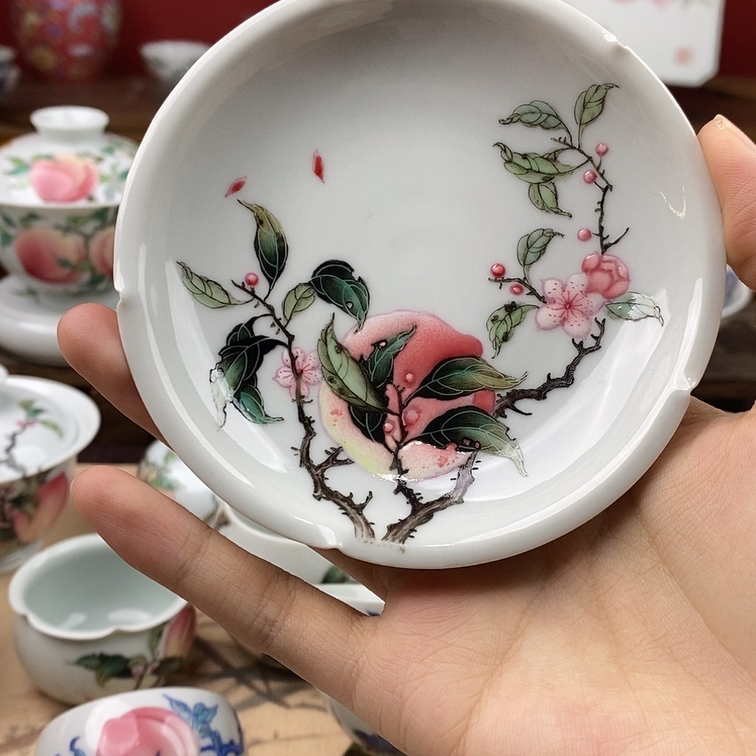 陶哈哈哈哈哈哈哈哈哈碟子
