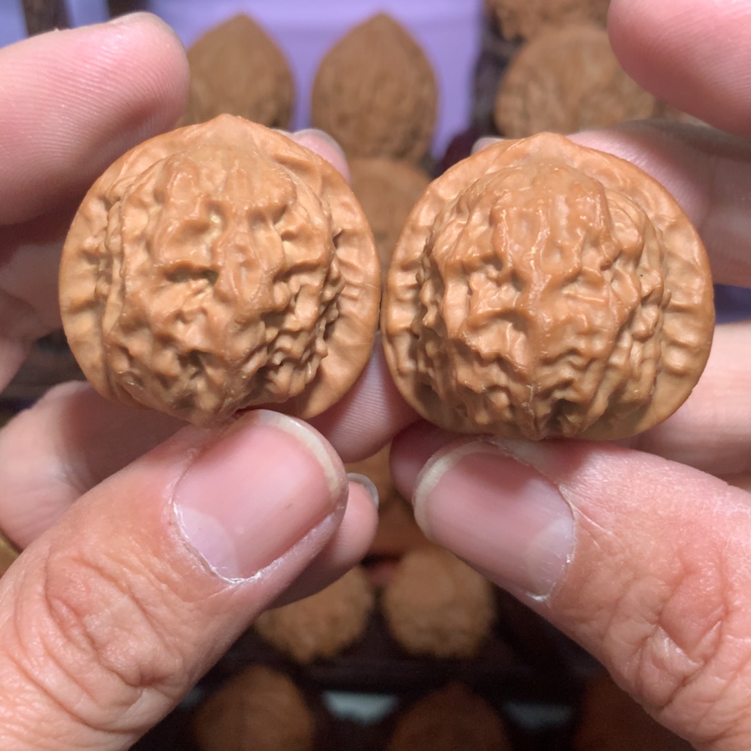 文玩核桃把件瓷娃娃